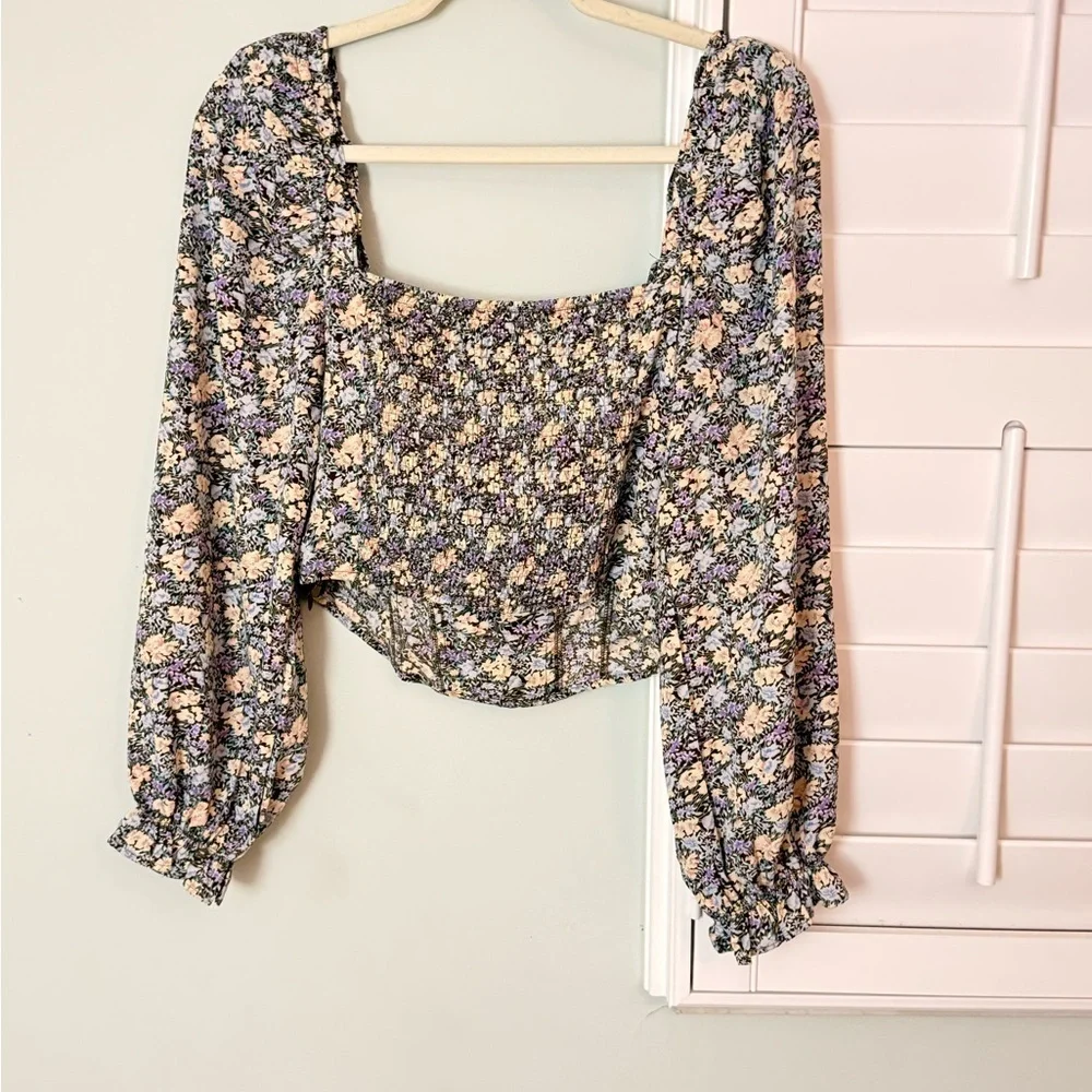 ASTR The Label Floral Smocked Boned Crop Top Large Puff Sleeve